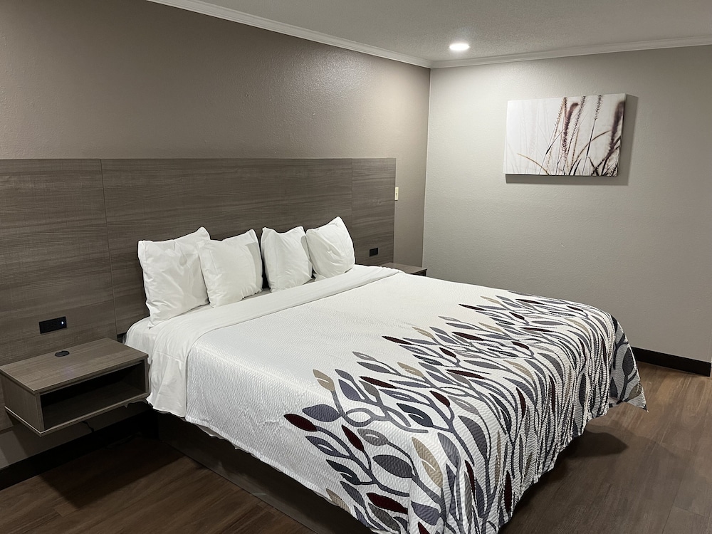 super 8 by wyndham suffolk tidewater