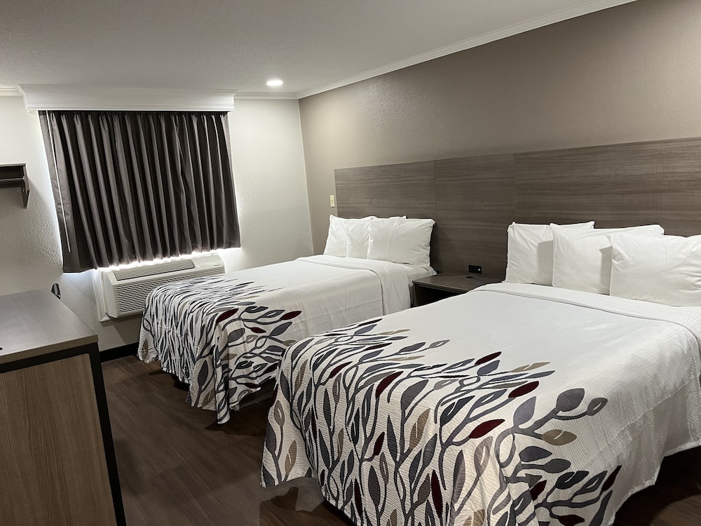 super 8 by wyndham suffolk tidewater