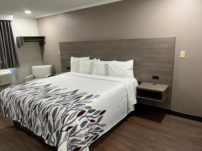 super 8 by wyndham suffolk tidewater