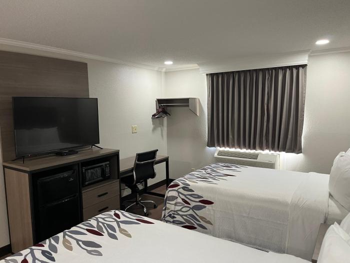 super 8 by wyndham suffolk tidewater