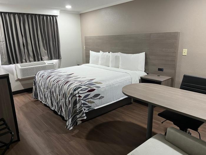 super 8 by wyndham suffolk tidewater