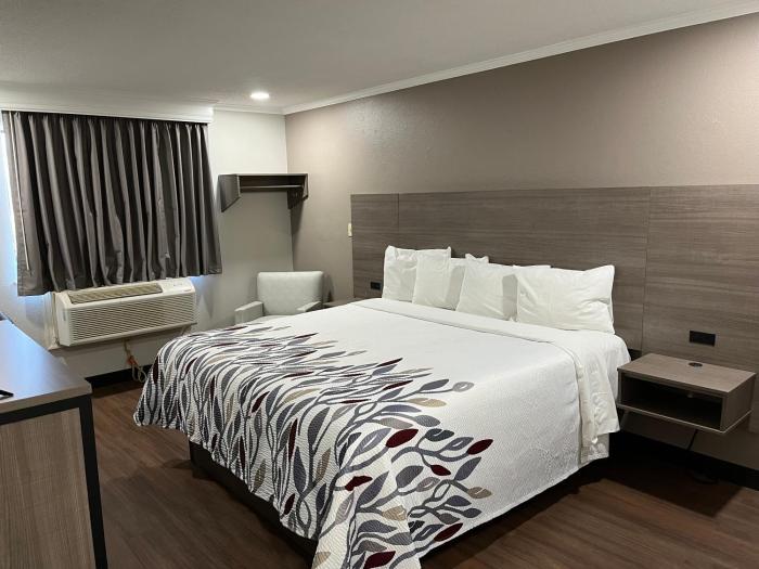 super 8 by wyndham suffolk tidewater