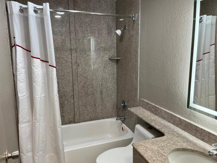 super 8 by wyndham suffolk tidewater