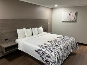 super 8 by wyndham suffolk tidewater