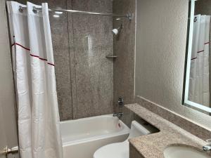 super 8 by wyndham suffolk tidewater