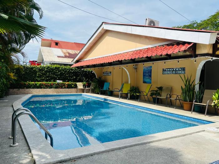 hotel cabinas el coral