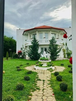 youness wellness clinic and retreat