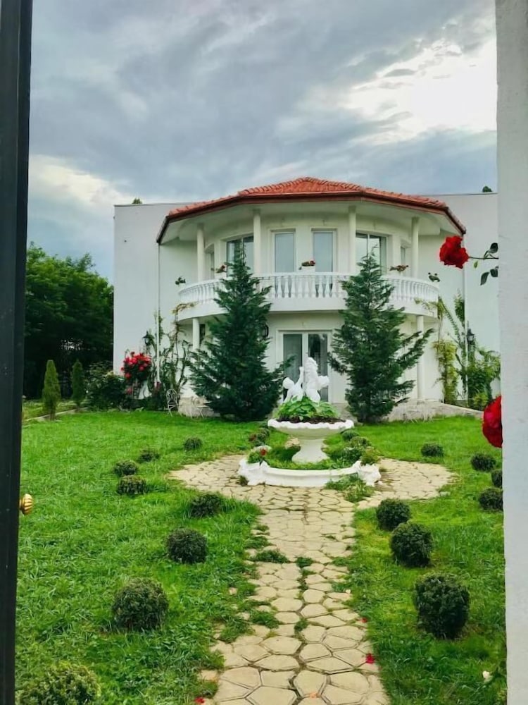 youness wellness clinic and retreat