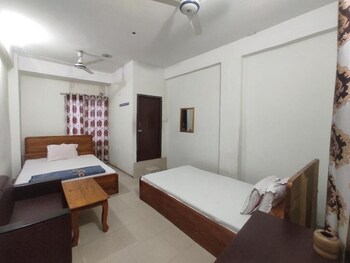 hotel labbaik farmgate