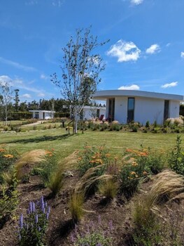 retiro costina wellnessandvillas