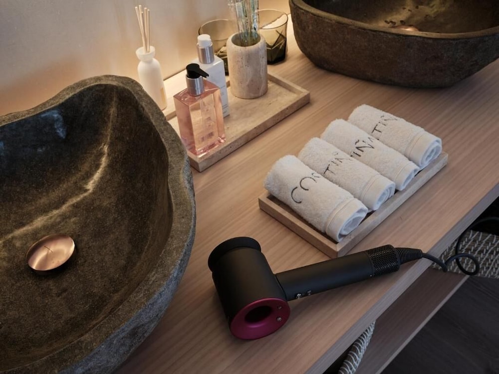 retiro costina wellnessandvillas