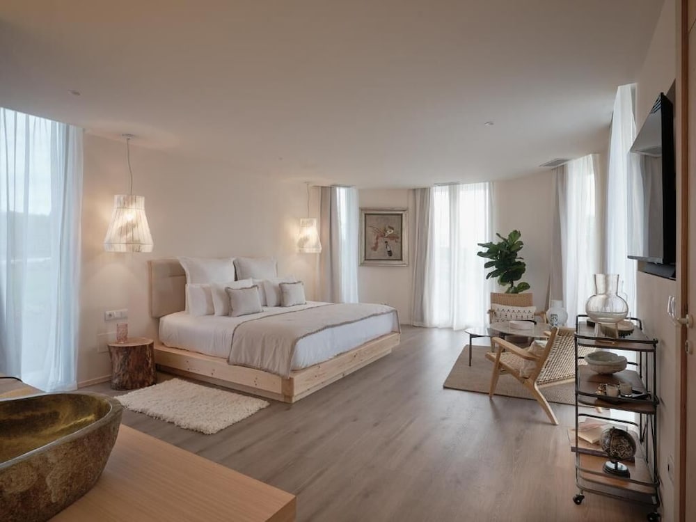 retiro costina wellnessandvillas