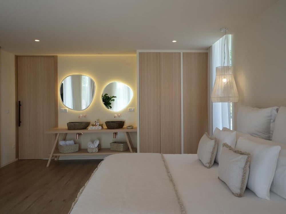 retiro costina wellnessandvillas