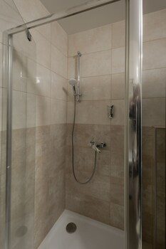 bubble hotel and event center