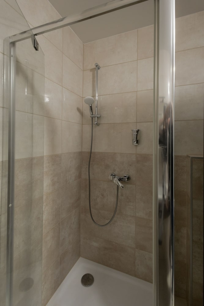 bubble hotel and event center