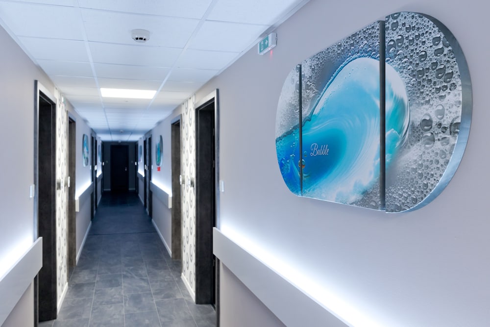 bubble hotel and event center