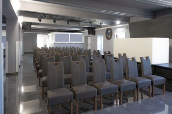 bubble hotel and event center