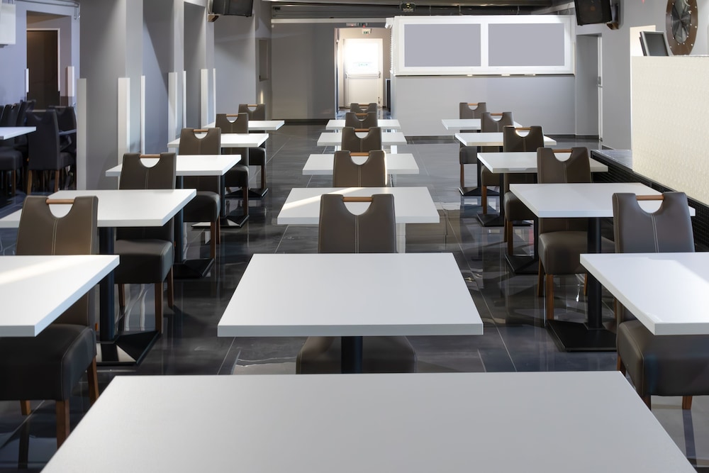 bubble hotel and event center