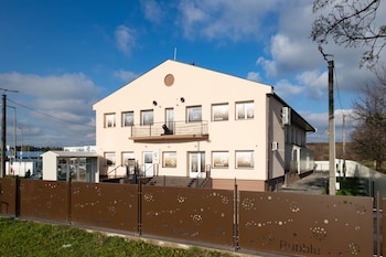 bubble hotel and event center