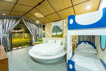 apple house and coffee