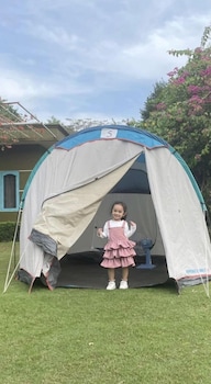 apple house and coffee