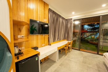 apple house and coffee