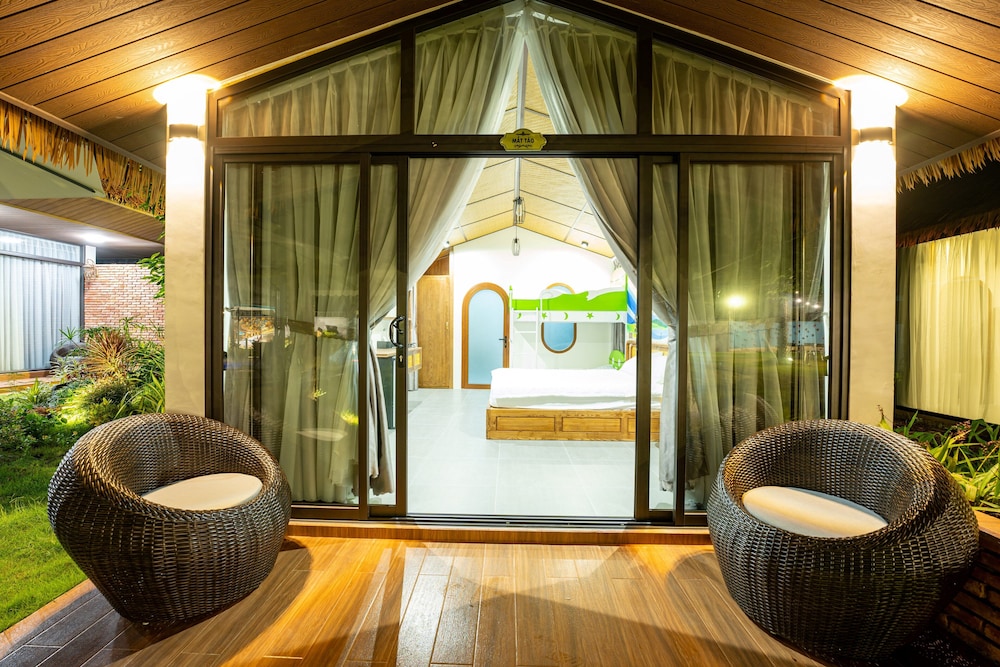 apple house and coffee