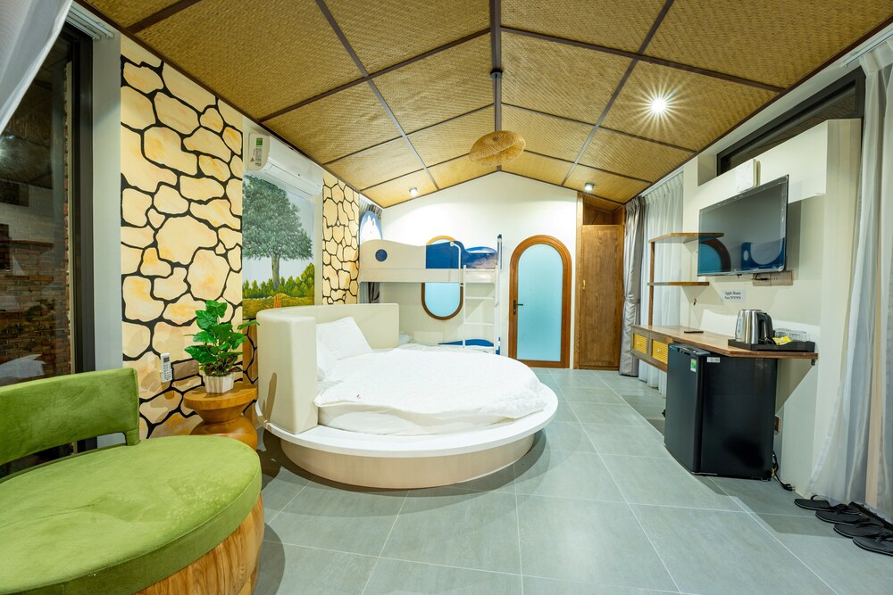 apple house and coffee