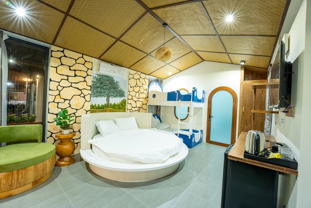 apple house and coffee