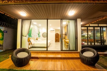 apple house and coffee