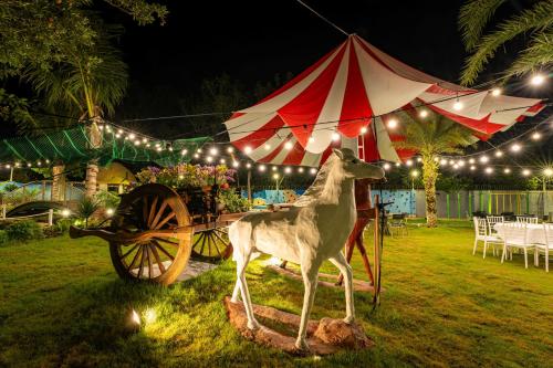 apple house and coffee