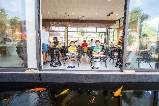 apple house and coffee