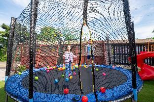 apple house and coffee