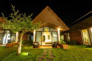 apple house and coffee