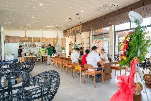 apple house and coffee