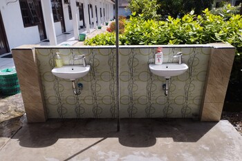 spot on 93535 pondok gusang kuala near pelabuhan h basran