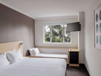 ibis sydney olympic park