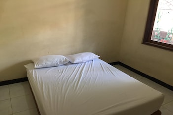 spot on 93531 homestay puri indah syariahnearbandara internasional juanda