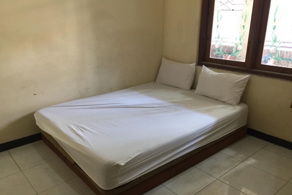 spot on 93531 homestay puri indah syariahnearbandara internasional juanda