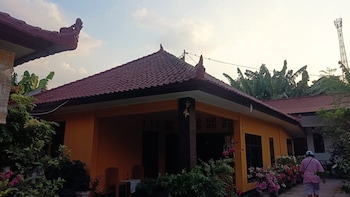 spot on 93524 bagas homestay
