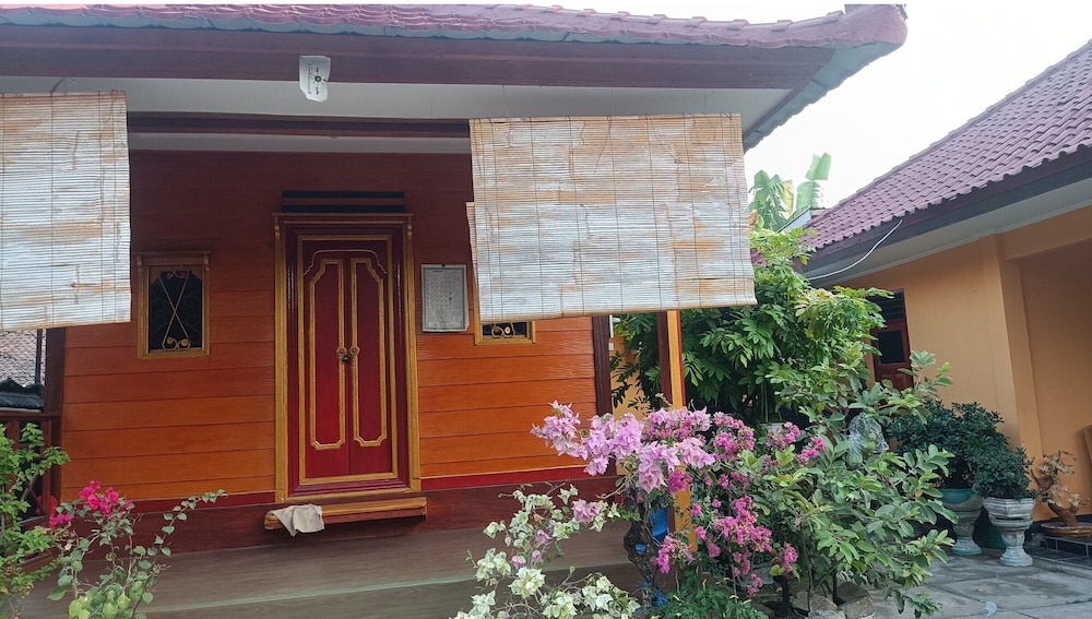 spot on 93524 bagas homestay