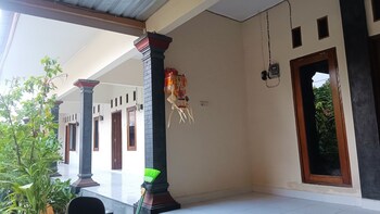 spot on 93524 bagas homestay