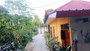 spot on 93524 bagas homestay