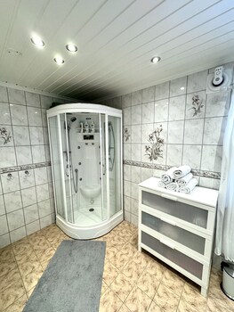 just like home bed and spa