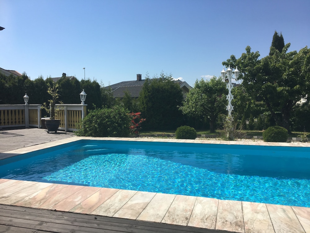 just like home bed and spa