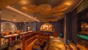 Palm Springs Resort,,3 star