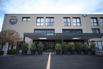 arrow hotel