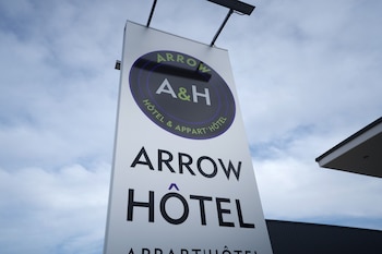 arrow hotel