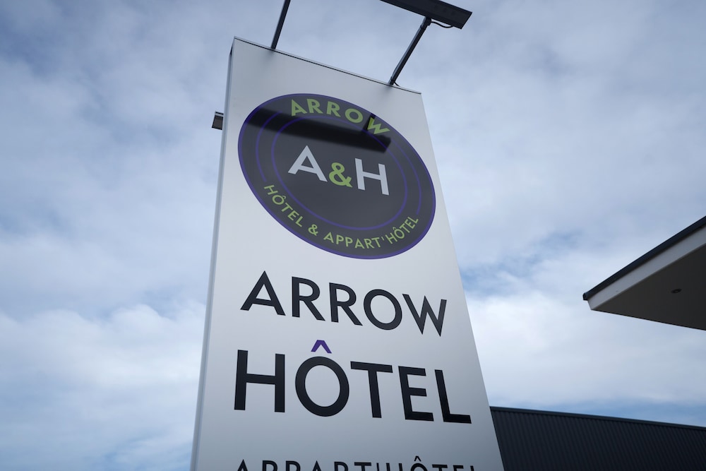 arrow hotel