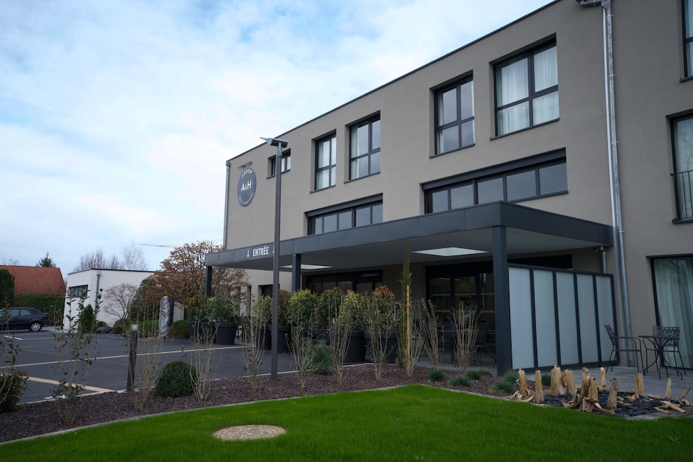 arrow hotel